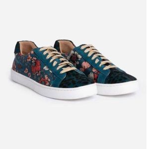 JOHNNY WAS BLUE ANIMAL PRINT EMBROIDERED NWT 9